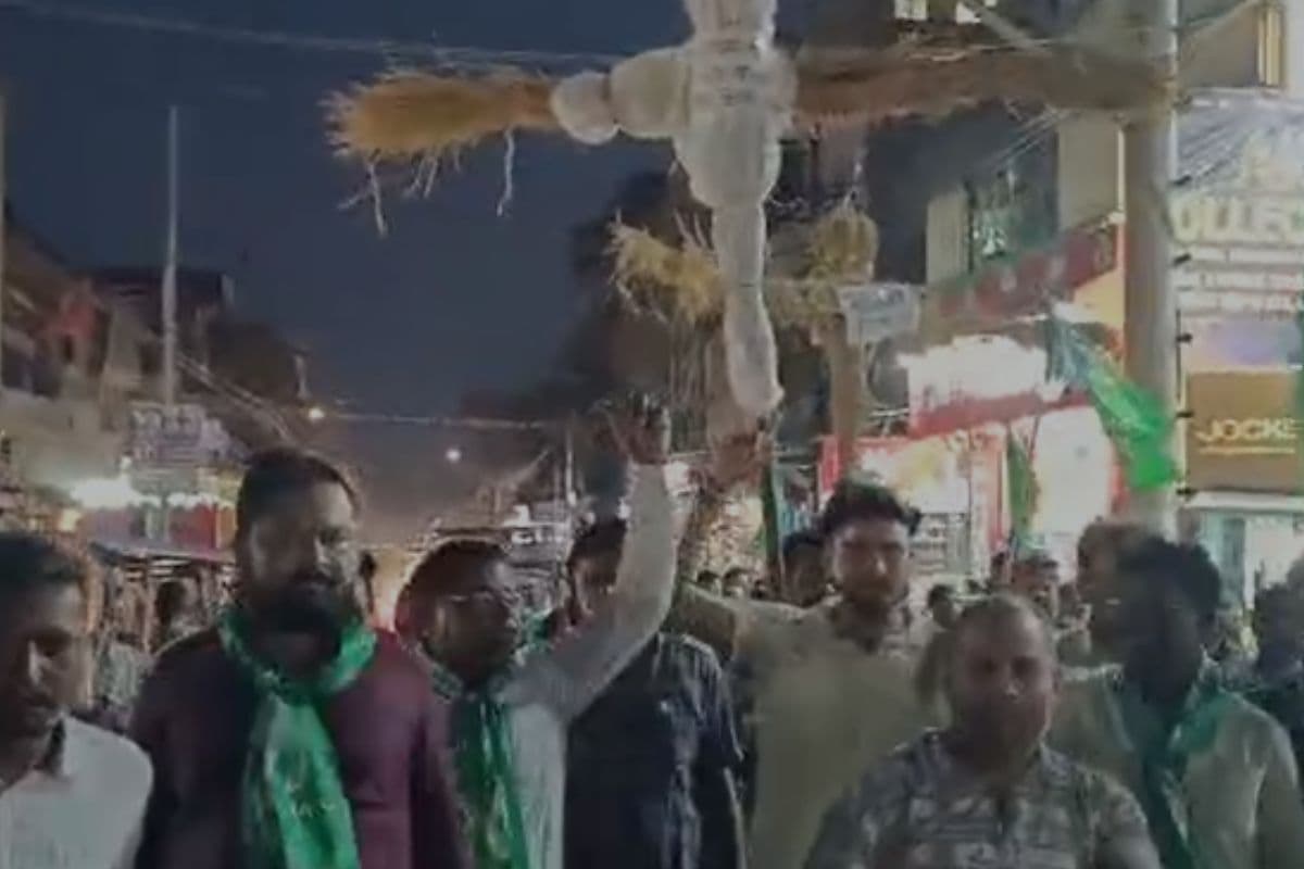 धनबाद: भू-धंसान मामले में मुआवजा-पुनर्वास को लेकर प्रदर्शन