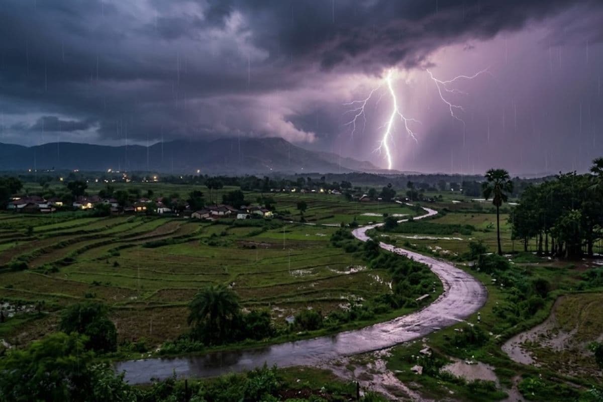 झारखंड में मौसम ने ली करवट, बारिश और बिजली गिरने को लेकर अलर्ट जारी