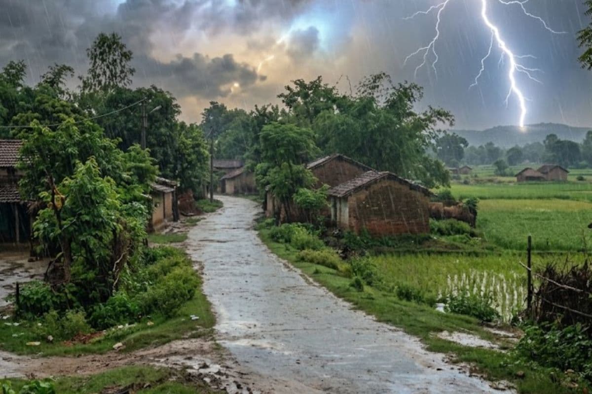 झारखंड में बारिश का कहर: वज्रपात से आठ की मौत, आज भी येलो अलर्ट