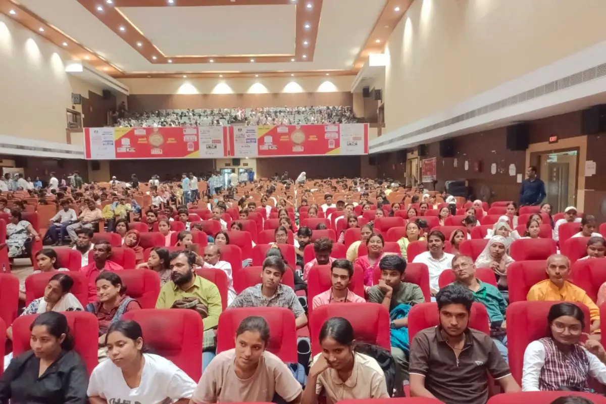 धनबाद में प्रभात खबर प्रतिभा सम्मान समारोह का आयोजन, मेधावी स्टूडेंट्स हुए सम्मानित