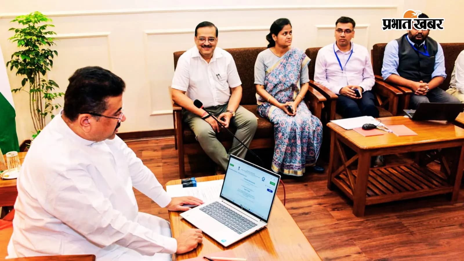 Video: पश्चिम बंगाल में जनगणना शुरू, शुभेंदु अधिकारी ने ऑनलाइन भरा अपना फॉर्म