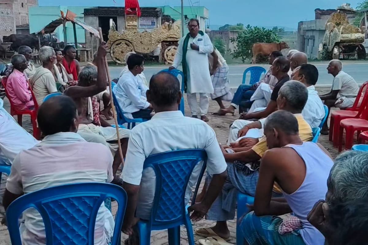 बदलाव की बयार: लखीसराय के 5 गांवों ने लिया मृत्युभोज के बहिष्कार का संकल्प, सामाजिक कुरीति पर प्रहार बदलाव की बयार: लखीसराय के 5 गांवों ने लिया मृत्युभोज के बहिष्कार का संकल्प, सामाजिक कुरीति पर प्रहार