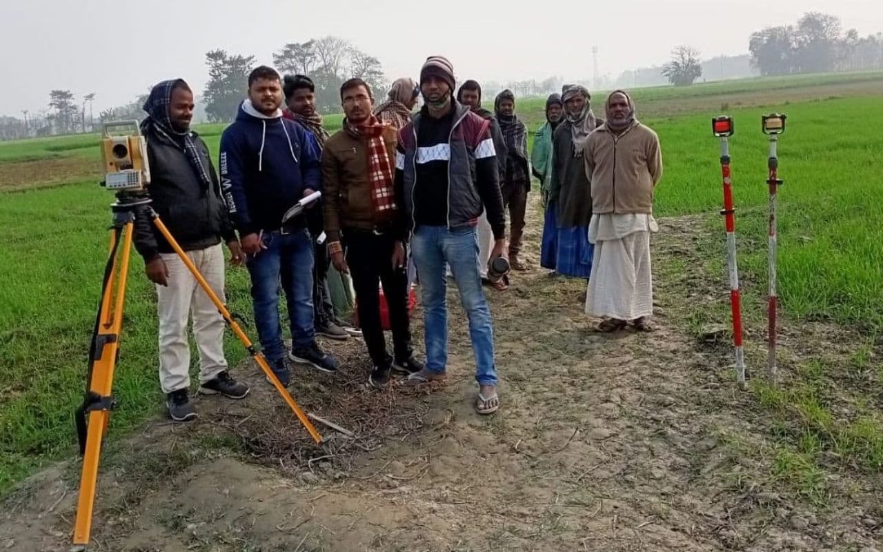 Bihar Land Survey: भूमि सर्वे में अमीनों के कारण हो रहा सबसे ज्यादा विवाद, सचिव ने दिया एक्शन का आदेश Bihar Land Survey: भूमि सर्वे में अमीनों के कारण हो रहा सबसे ज्यादा विवाद, सचिव ने दिया एक्शन का आदेश