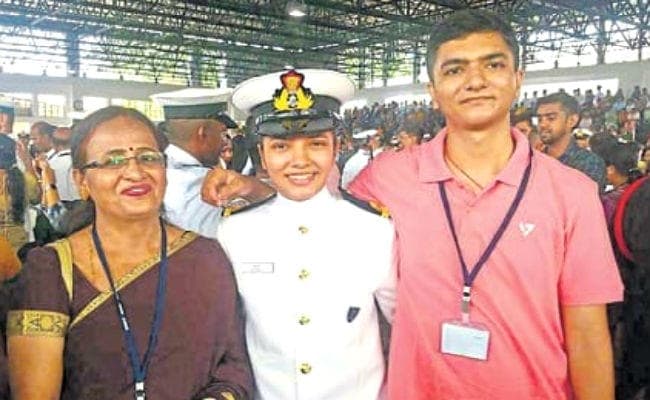 बेटी शिवांगी की उपलब्धि पर बोले माता-पिता, नाज है बेटी पर, पूरे देश में हमें दी नयी पहचान