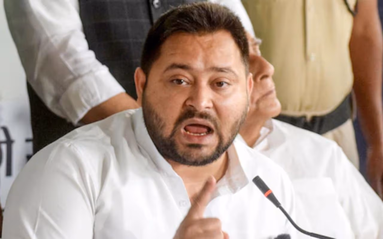 पटना होटल कांड को लेकर फूटा तेजस्वी का गुस्सा, सोशल मीडिया पर खोला मोर्चा, लगाए गंभीर आरोप