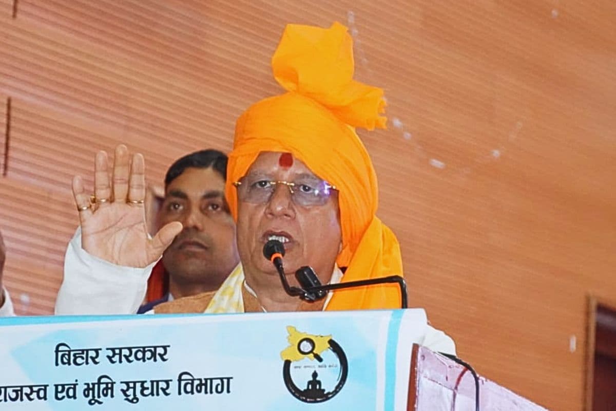 दरभंगा में गरजे डिप्टी CM विजय सिन्हा, बोले- यह अंतिम चेतावनी, मार्च तक नहीं सुधरे अफसर तो जाएगी नौकरी