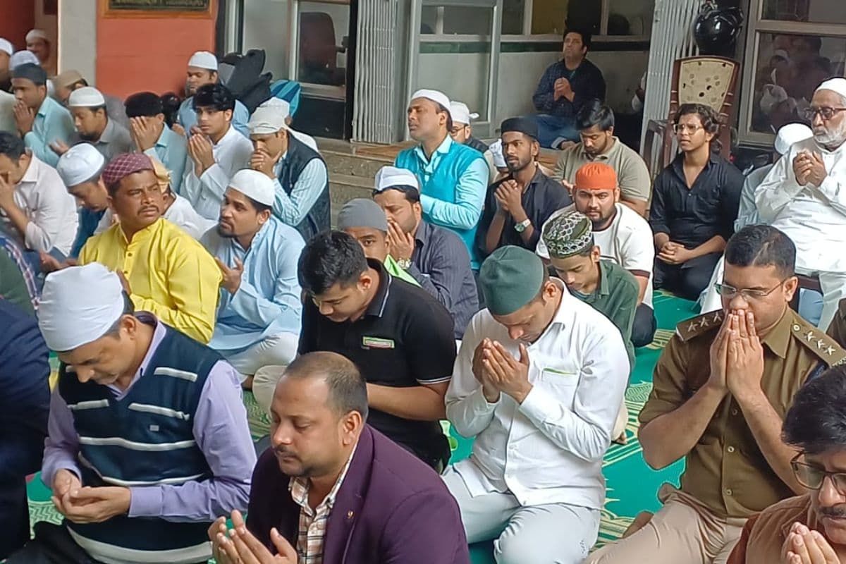 पटना में रमजान के पहले जुमे पर उमड़ा जनसैलाब, नन्हे रोजेदारों ने तरक्की और भाईचारे की दुआ मांगी