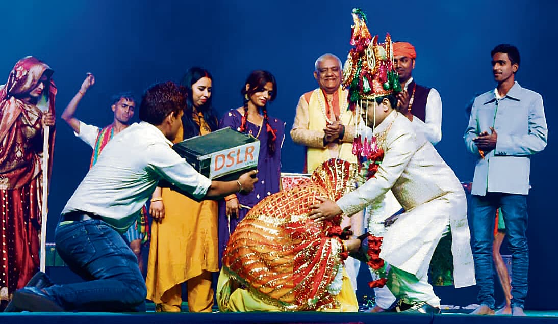 Begusarai News : नाट्य महोत्सव के दूसरे दिन ‘पश्मीना’ और ‘ताग-पाट’ का सशक्त मंचन