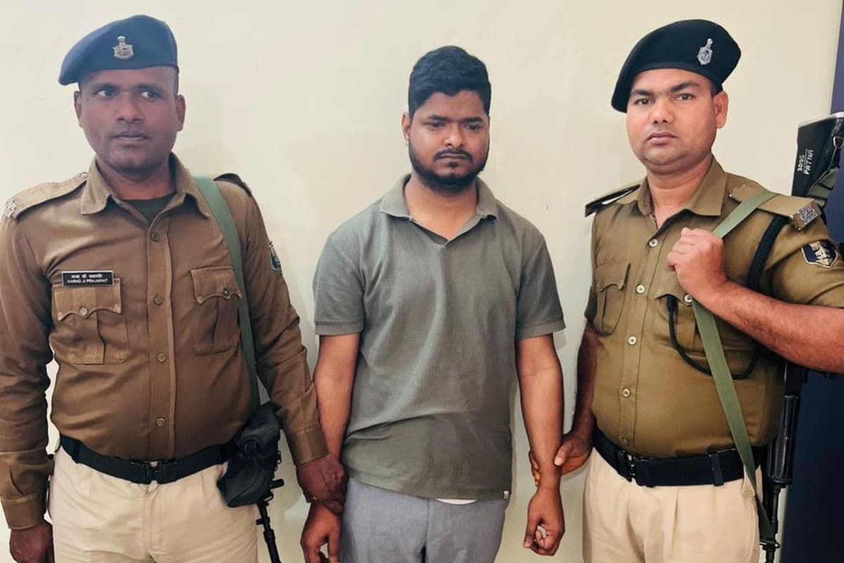 बिहार में घूस लेते पकड़े गए पदाधिकारी, निगरानी टीम की कार्रवाई से हड़कंप