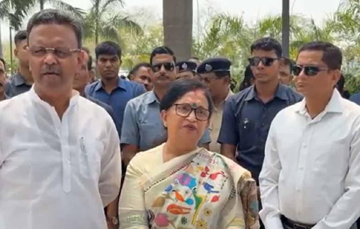 चुनाव आयोग की बैठक में तृणमूल कांग्रेस का हंगामा, ज्ञानेश कुमार से भिड़ गयी चंद्रमा भट्टाचार्य