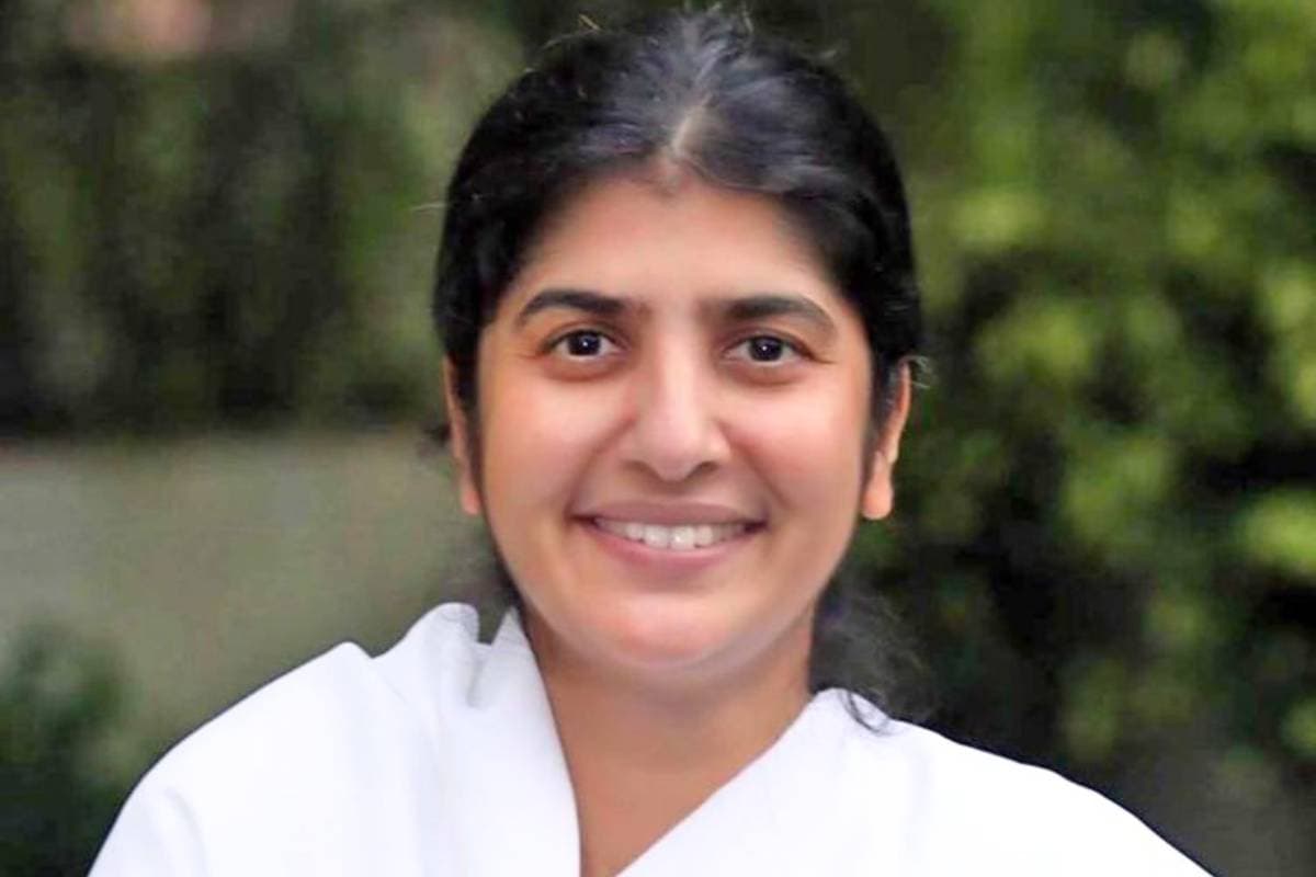 आत्मशक्ति बढ़ाने के लिए बीके शिवानी की ये आदतें जरूर अपनाएं