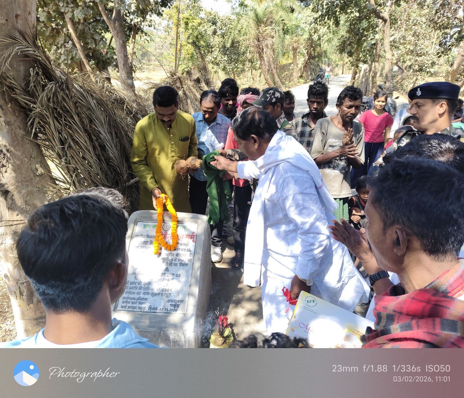 विधायक ने बांसजोड़ी गांव में पीसीसी का किया उद्घाटन