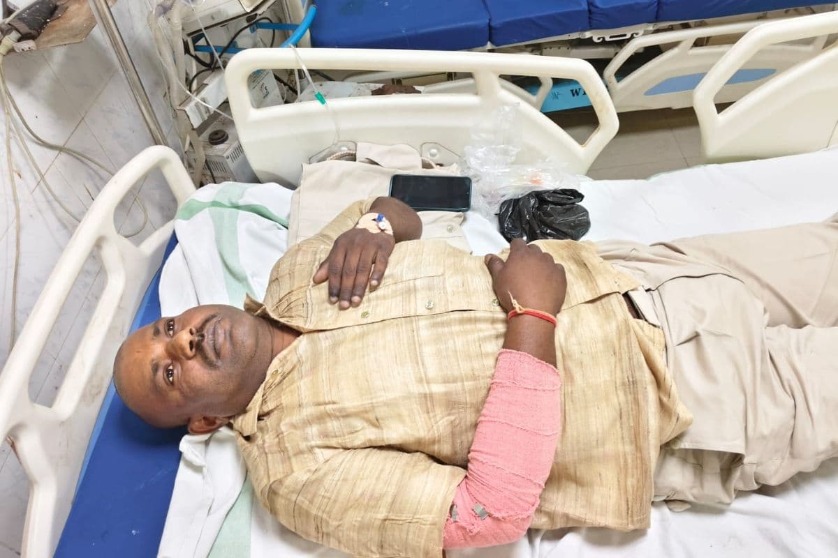 बिहार में ASI का तोड़ा हाथ, फिर जमकर की धुनाई, वार्ड पार्षद और उनके साथियों ने बोला हमला