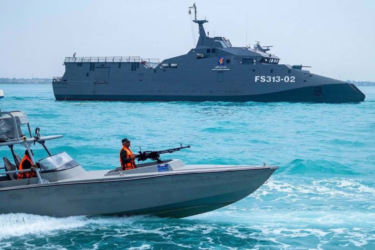 गोलीबारी से होर्मुज स्ट्रेट दहला, दो जहाजों पर ईरान का हमला, भारत ने विरोध दर्ज कराया