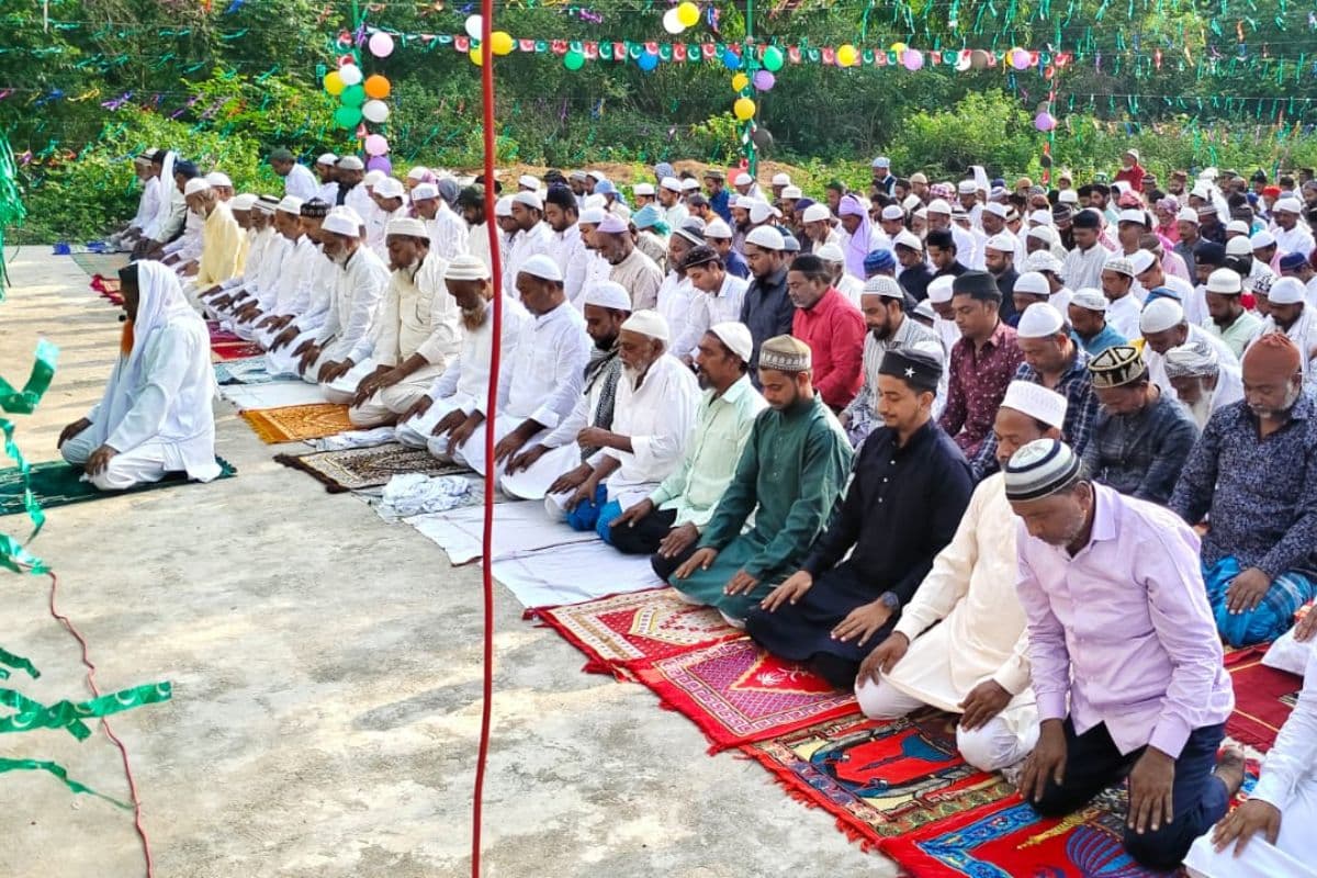 दुमका : हंसडीहा क्षेत्र में शांतिपूर्ण माहौल में मनाई गई बकरीद