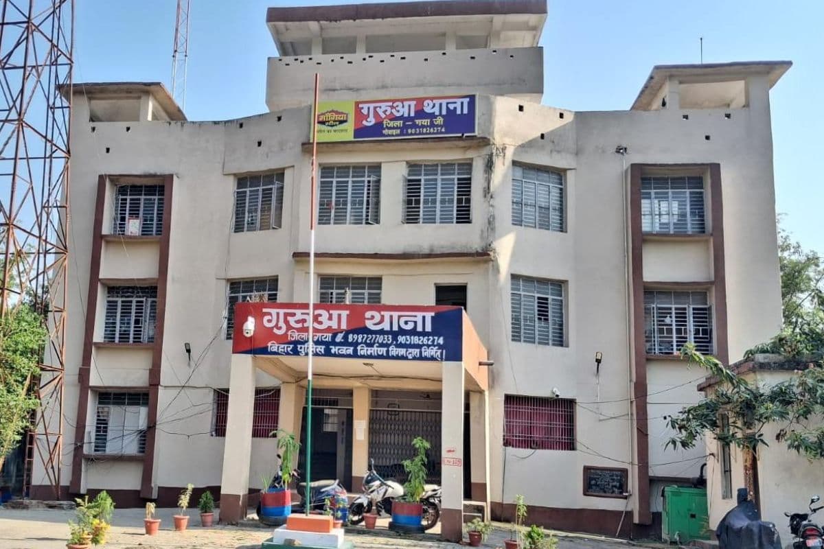 गुरुआ ज्वेलरी लूटकांड में पुलिस का बड़ा एक्शन, कई ठिकानों पर छापेमारी, संदिग्धों से पूछताछ