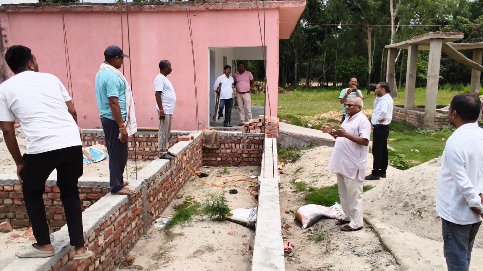 सुपौल में उत्क्रमित उच्च विद्यालय भवन निर्माण में अनियमितता का आरोप, जांच की उठी मांग