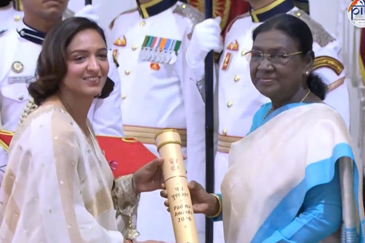 Padma Awards: हरमनप्रीत कौर को मिला पद्म श्री, राष्ट्रपति द्रौपदी मुर्मू ने किया सम्मानित