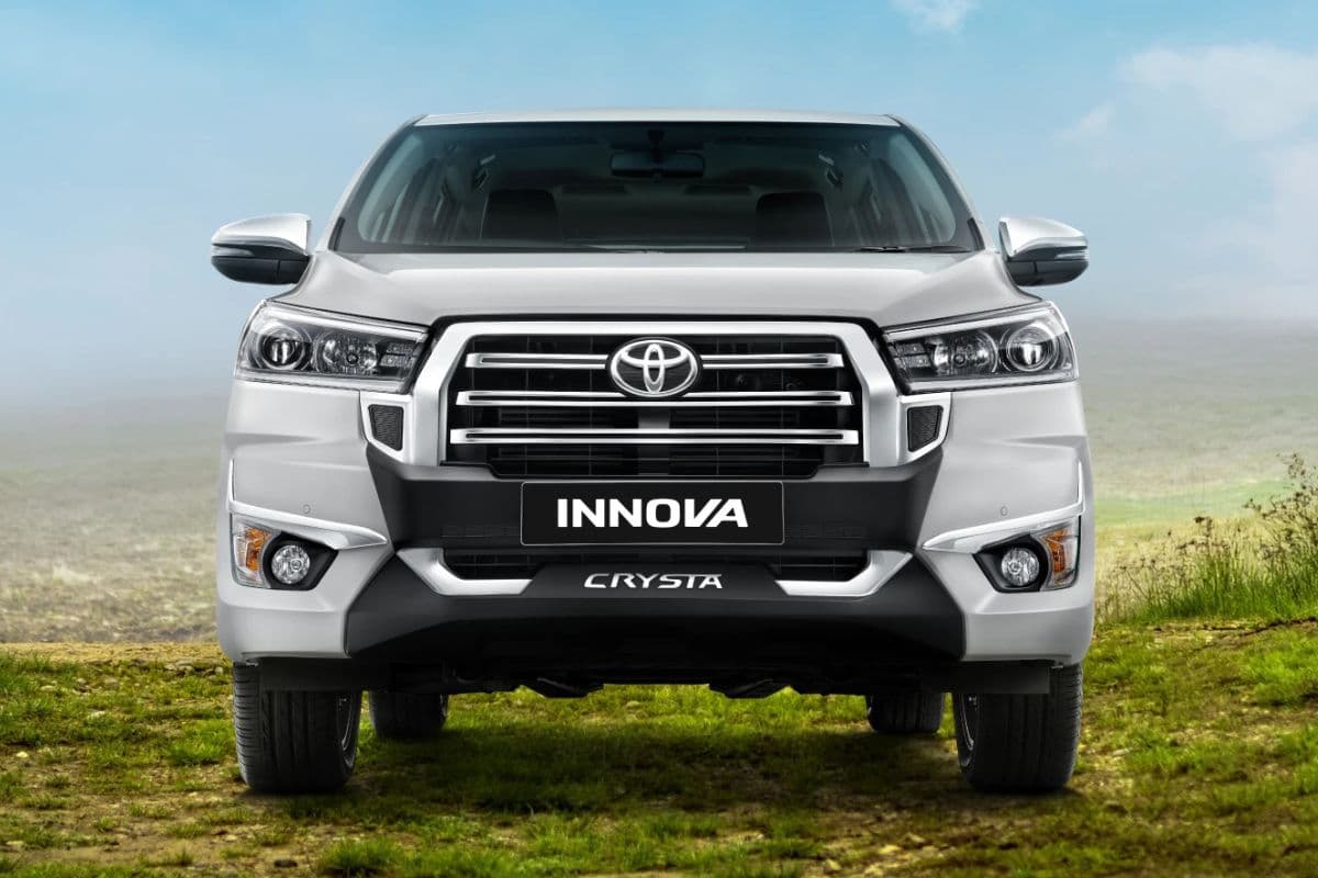 बोल्ड डिजाइन, 7 एयरबैग्स और TPMS भी…लॉन्च हुई नई Toyota Innova Crysta, जानें कीमत