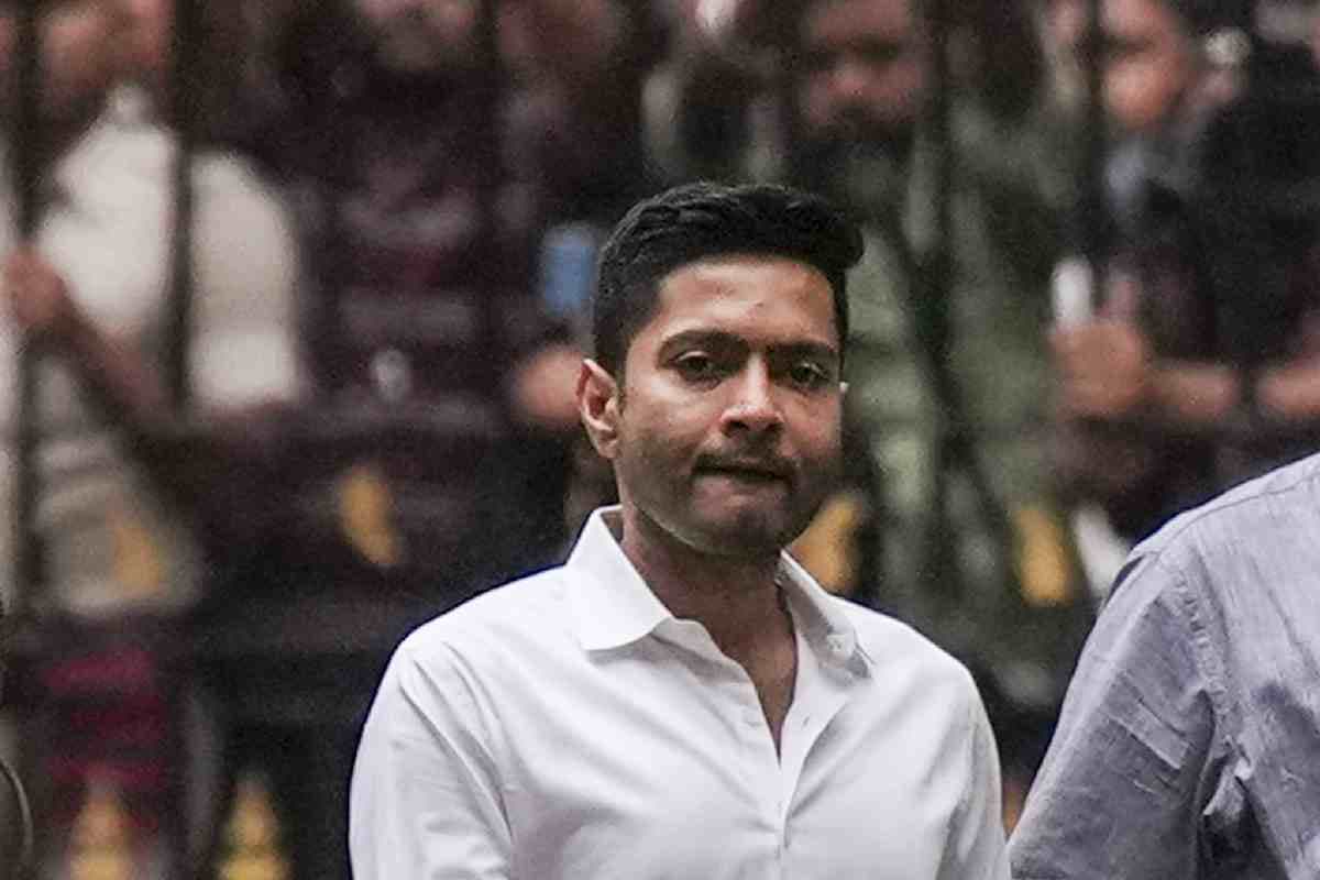 अभिषेक बनर्जी के घर 4 घंटे तक चली छापेमारी, ममता बनर्जी भी पहुंचीं मौके पर