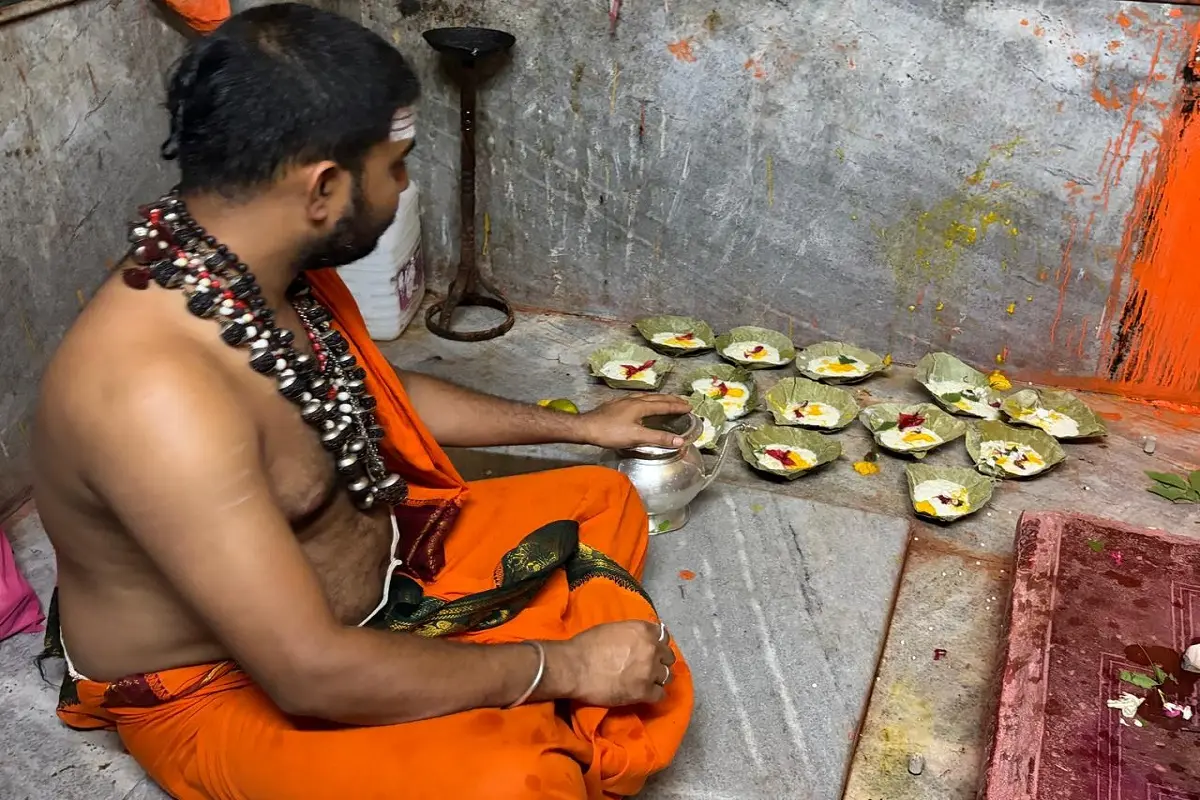 आद्रा नक्षत्र में बाबा बैद्यनाथ को लगा खीर-आम का विशेष भोग, शृंगारी परिवार वर्षों से निभा रहा परंपरा