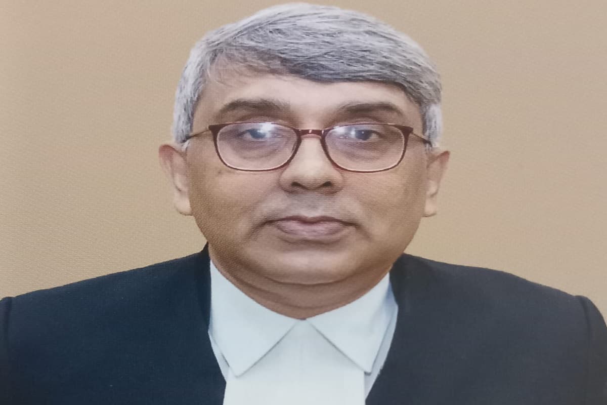 वेकेशन बेंच में जस्टिस रंगन मुखोपाध्याय का रिकॉर्ड, छह दिनों में 853 मामलों का किया निपटारा