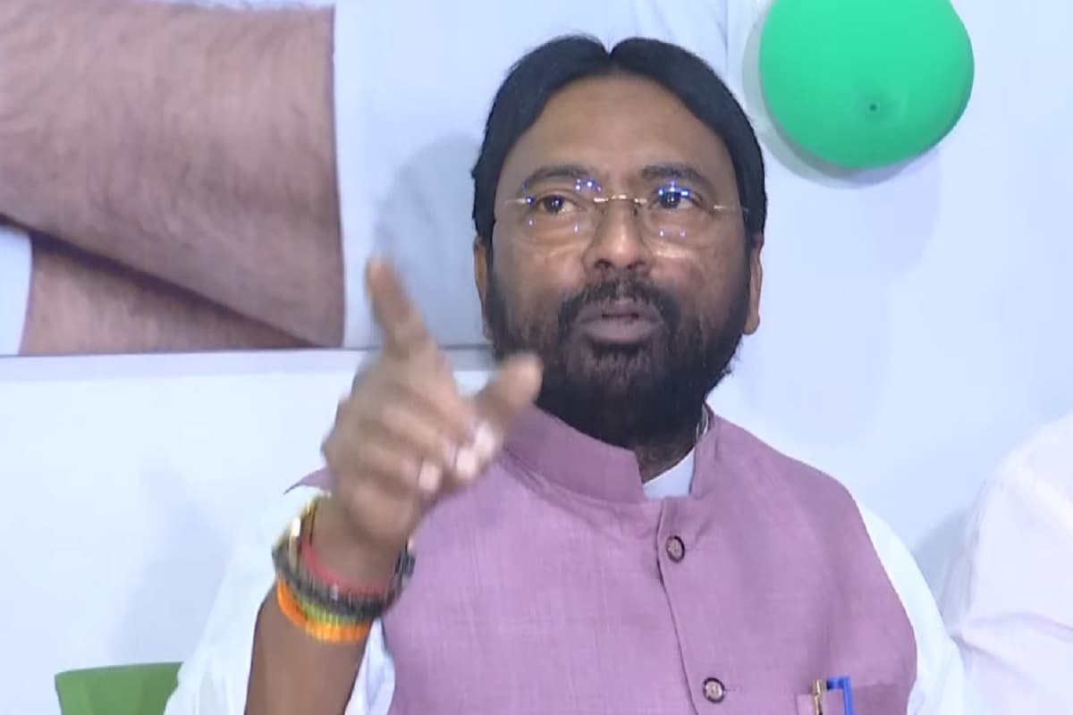झारखंड में राजनीतिक भूचाल! आरजेडी विधायक सुरेश पासवान ने कांग्रेस प्रभारी के. राजू को बताया 'सबसे बड़ा गद्दार'