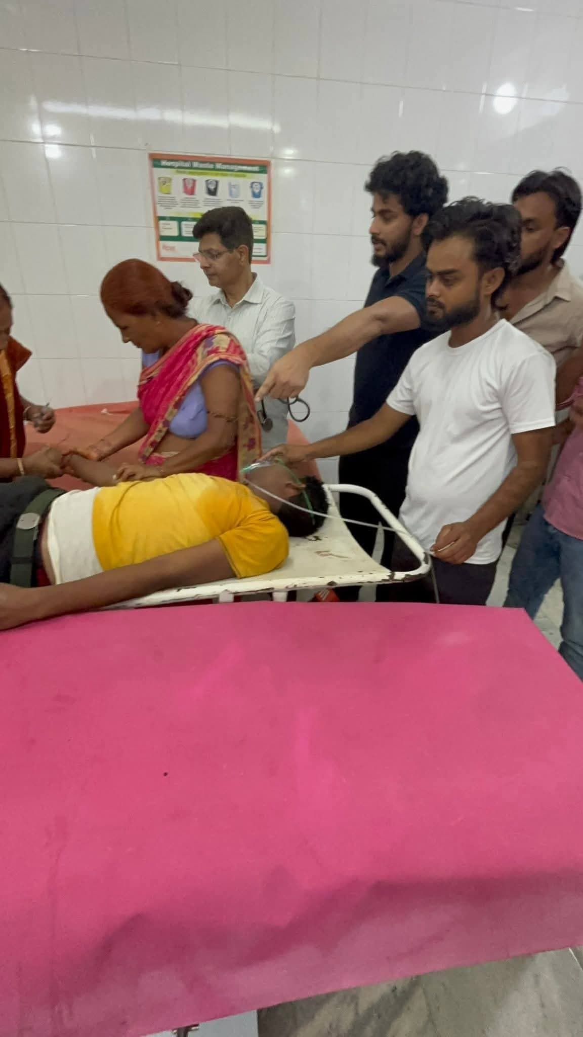 अचेत युवक को विधायक प्रतिनिधि ने पहुंचाया अस्पताल
