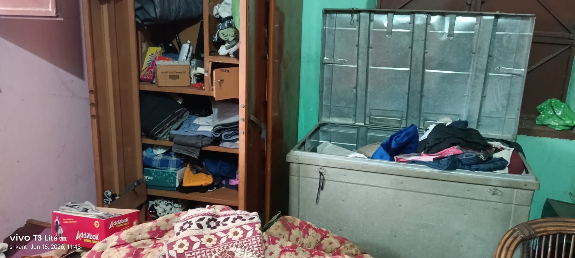 Dhanbad News: भूली में बंद आवास का ताला तोड़ लाखों की चोरी