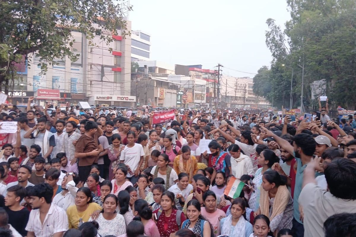 'जेल का ताला टूटेगा, रौशन सर छूटेगा…', हजारों की संख्या में पटना की सड़कों पर उतरे छात्र, खान सर हाय-हाय के भी लगे नारे