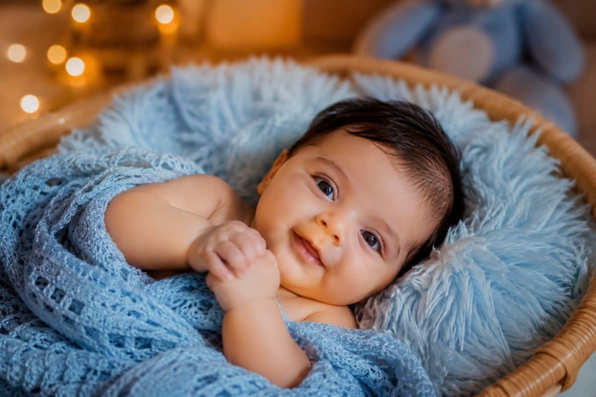 बेटे के लिए ढूंढ रहे हैं छोटा और प्यारा सा नाम? यहां देखें 3 अक्षरों वाले 20 मॉडर्न और मीनिंगफुल नेम