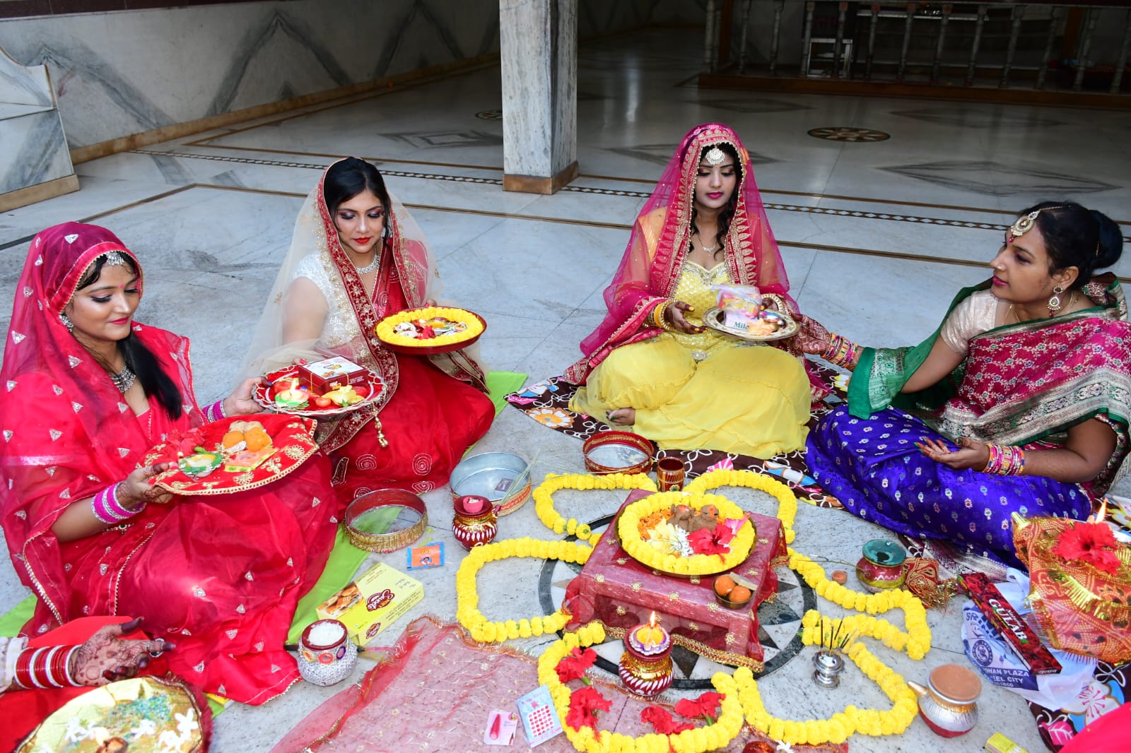 Karwa Chauth Puja Vidhi vrat Thali items