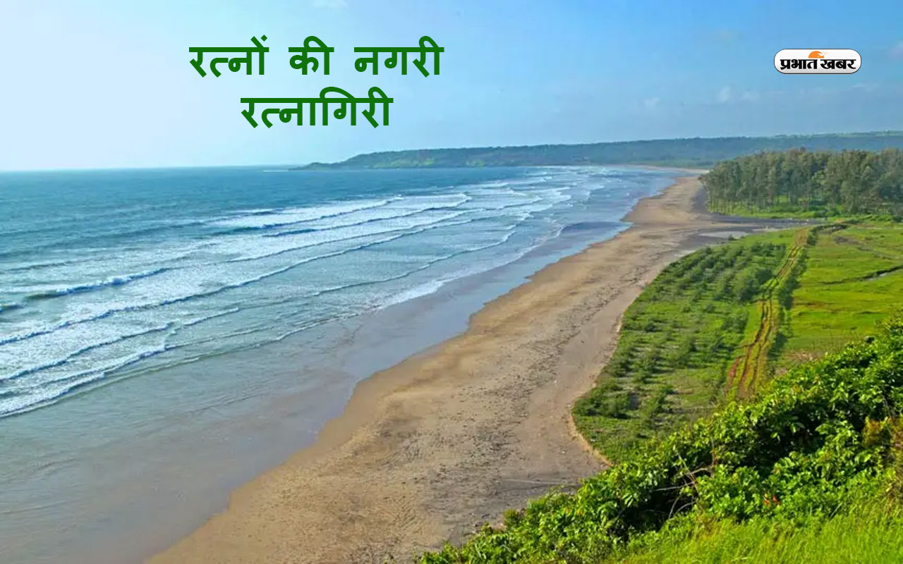 RATNAGIRI, INDIA - November 19, 2021 : Unidentified tourist enjoying at  devghali or Kasheli beach, a hidden travel destination offering stunning  sceni Stock Photo - Alamy