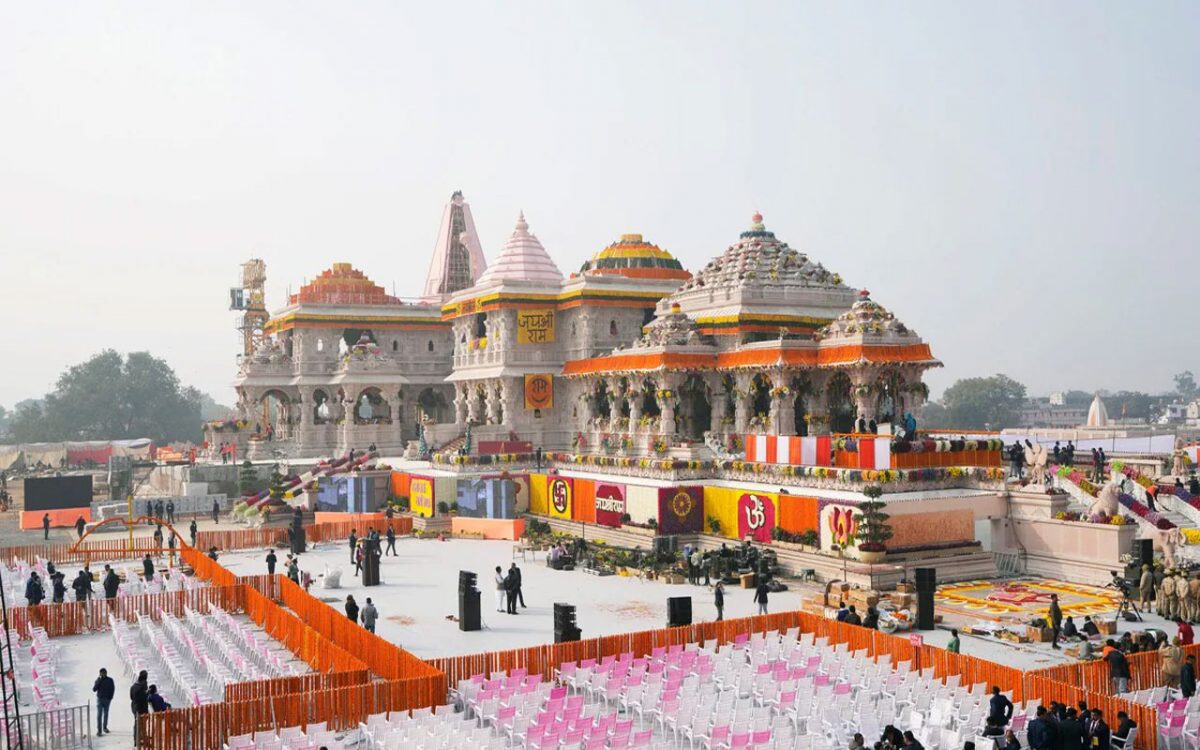 Ayodhya Ram Mandir: अयोध्या राम मंदिर की छत से पहली बारिश में ही टपका पानी
