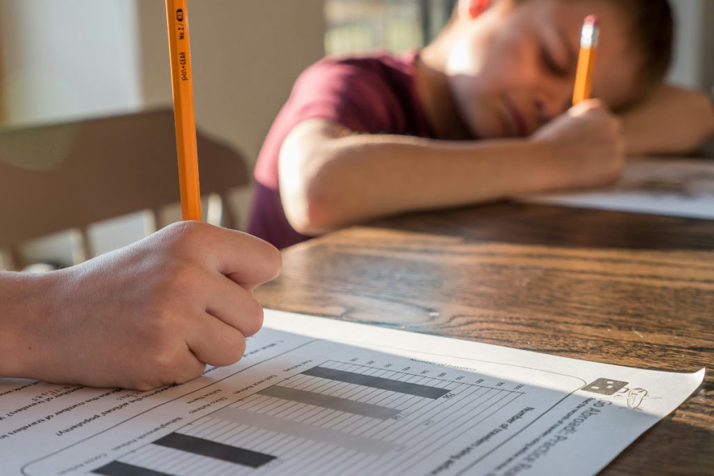 kid studying 3