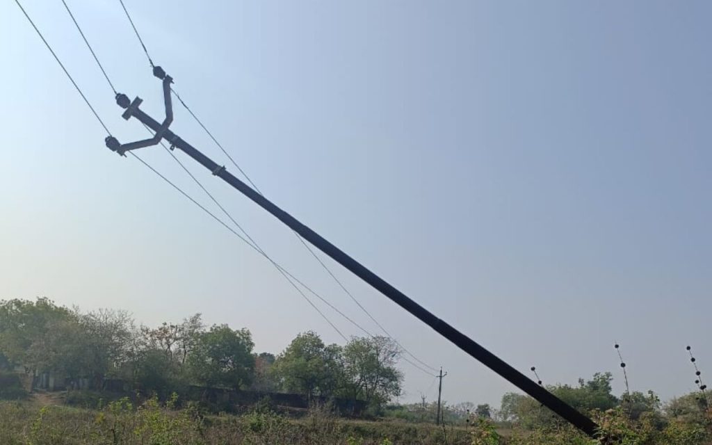 weather dhanbad storm rain news electric pole