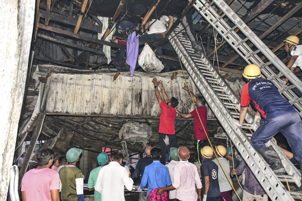 Rajkot Fire : राजकोट के 'गेम जोन' में आग लगने से 27 की मौत