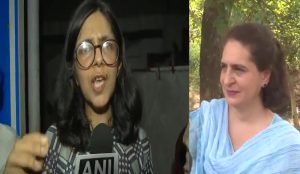 Priyanka Gandhi stand with Swati Maliwal