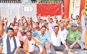 duck back ranchi protest for salary