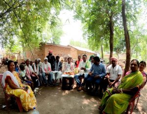 गदड़ा गांव में दलमा बुरू सेंदरा समिति की बैठक हुई. इसमें वन विभाग द्वारा चेकनाका बनाये जाने पर दलमा बुरू सेंदरा समिति ने आक्रोश प्रकट किया है