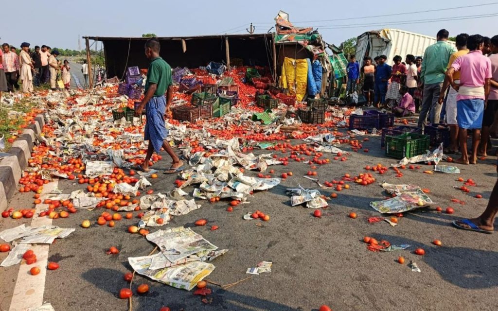 Tomato Loot In East Singhbhum Jharkhand 1