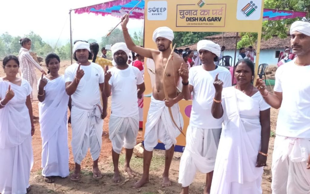 Tribal Voters Queue In Khunti Lok Sabha Chunav 2024