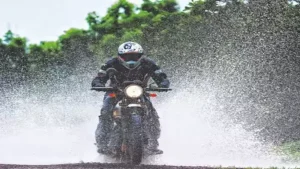 Bike Tips: बारिश में कैसे रखें बाइक के टायरों का ख्याल