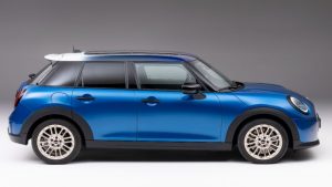 Mini-Cooper-5-Door-Hatchback-Unveiled.jpg