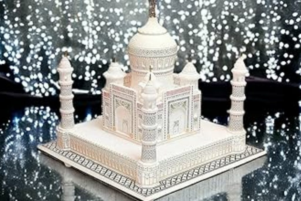 Taj Mahal Idol