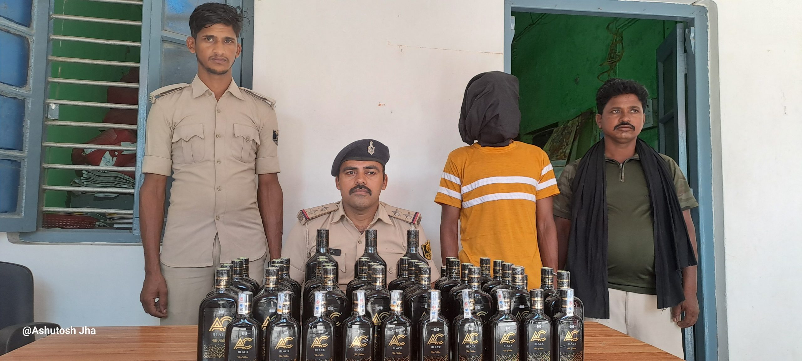 Smuggler Arrested With 48 Bottles Of Foreign Liquor 7466