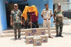 liquor smuggling in milk van jharkhand