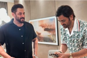 MS Dhoni and Salman Khan