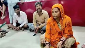 kishanganj gold smuggler arrested news | Bihar Crime News: Gang involved in cheating by selling fake gold busted, three criminals caught by police