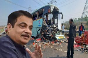 More people died in road accidents than in terrorist-naxal attacks whom did nitin Gadkari hold responsible